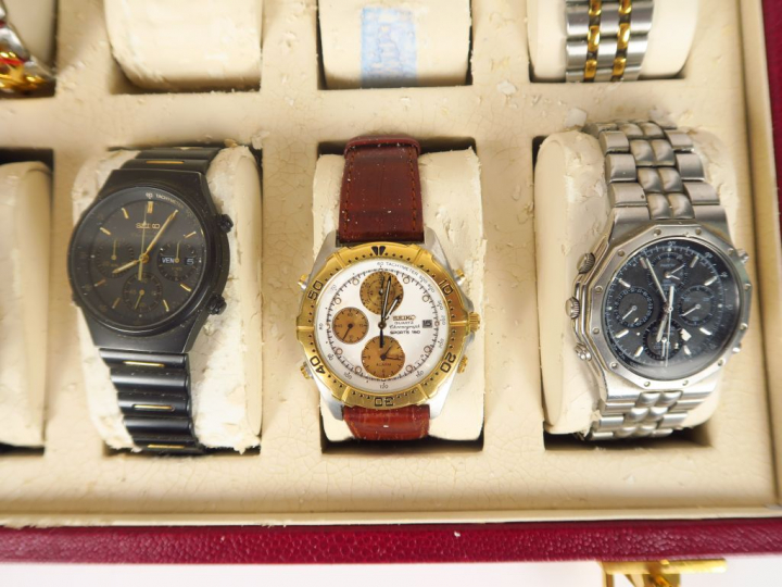SEIKO. Coffret de 10 montres.