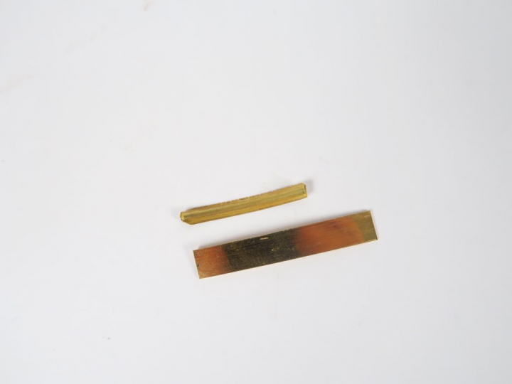 Deux morceaux d'or . Poids. 9, 5 gr