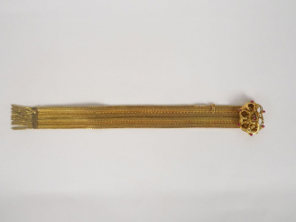 Vente aux enchères Bracelet Napoléon III en or, maille tressée et huit rubis. Poids tel. 