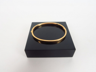 Vente aux enchères Petit bracelet jonc en or. Poids. 5,5 gr