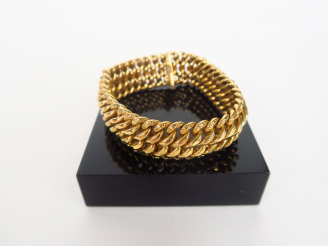 Vente aux enchères Bracelet souple en or jaune, maille américaine.  Poids. 29,73 gr