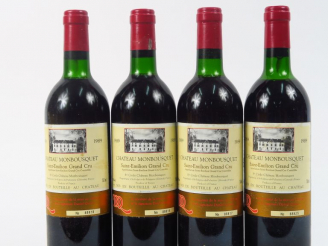 Vente aux enchères 4 BOUTEILLES CHÂTEAU MONBOUSQUET GC ST EMILION - 1989 - CBO - 3 LB/1 H