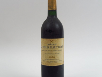 Vente aux enchères 1 BOUTEILLE CHÂTEAU LA TOUR HAUT BRION CC GRAVES - 1990