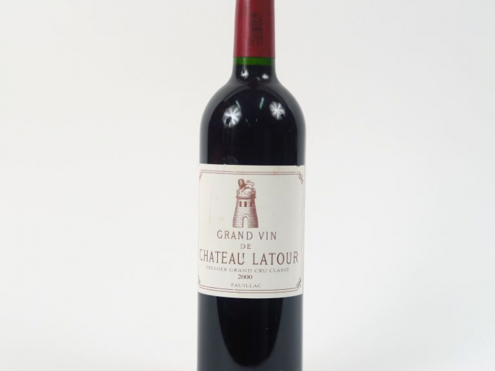 1 BOUTEILLE CHÂTEAU LATOUR 1er GCC PAUILLAC - 2000 - CAPS TL FROTTEE/E