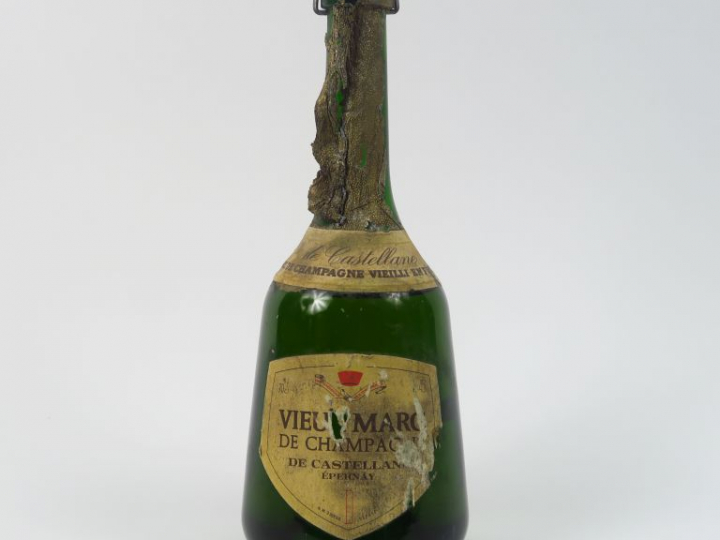 1 BOUTEILLE VIEUX MARC DE CHAMPAGNE DE CASTELLANE - EA/COIFFE AB
