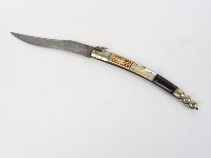 Navaja fabriquée à Châtellerault pour l'Espagne.  Lame acier.  Vers 18