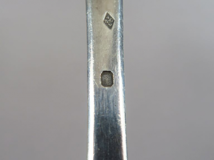 Cuillère à ragoût en argent, poinçon Vieillard.  Poids. 112 g (marquée