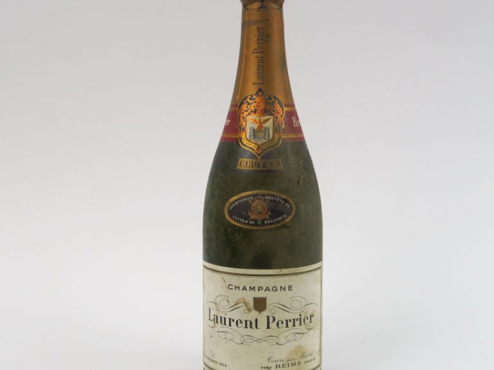 1 VIEILLE BOUTEILLE CHAMPAGNE LAURENT PERRIER