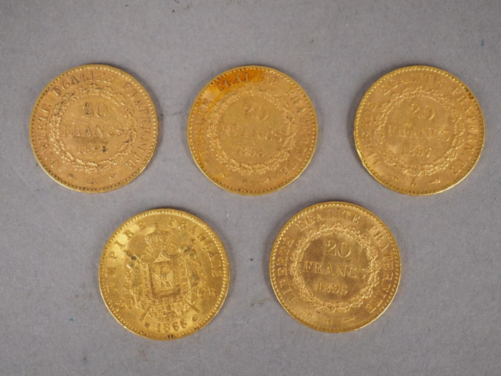 Lot comprenant cinq pièces de 20 Francs or, 1866-BB, 1878-A, 1895-A, 1