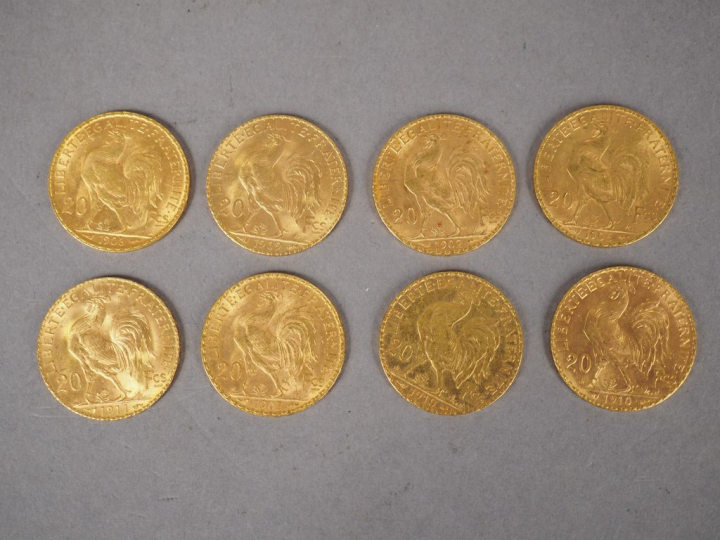 Lot comprenant huit pièces de 20 Francs or, 1902, 1905,1906, 1907,1909