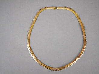 Vente aux enchères Collier souple en or jaune.  Poids. 23,34 g