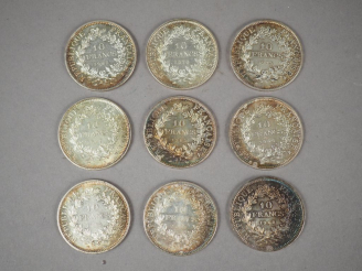 Vente aux enchères Ensemble de neuf pièces de 10 Francs en argent, 1965 (x4), 1966, 1967,