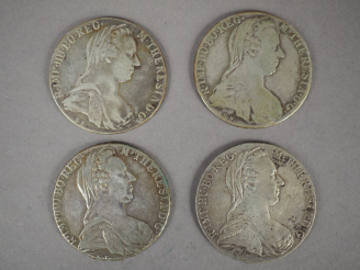 Vente aux enchères Quatre pièces de 1 Thaler Marie-Thérèse Autriche en argent, 1780.  Poi