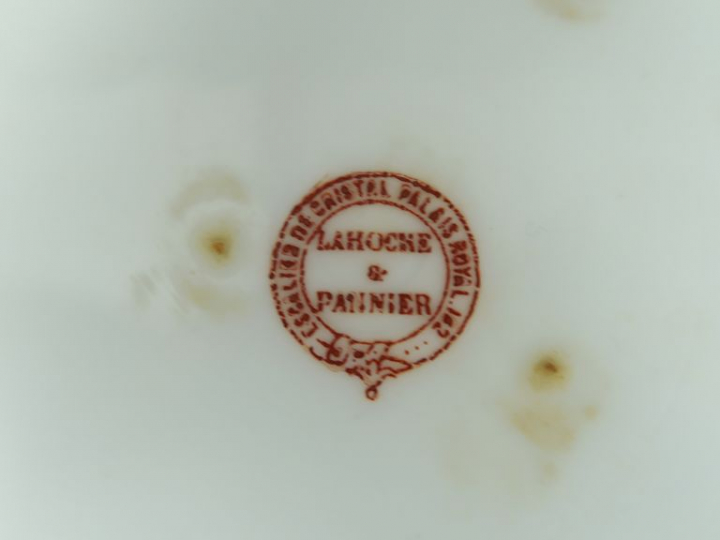 Important service de table Napoléon III en porcelaine blanche et verte