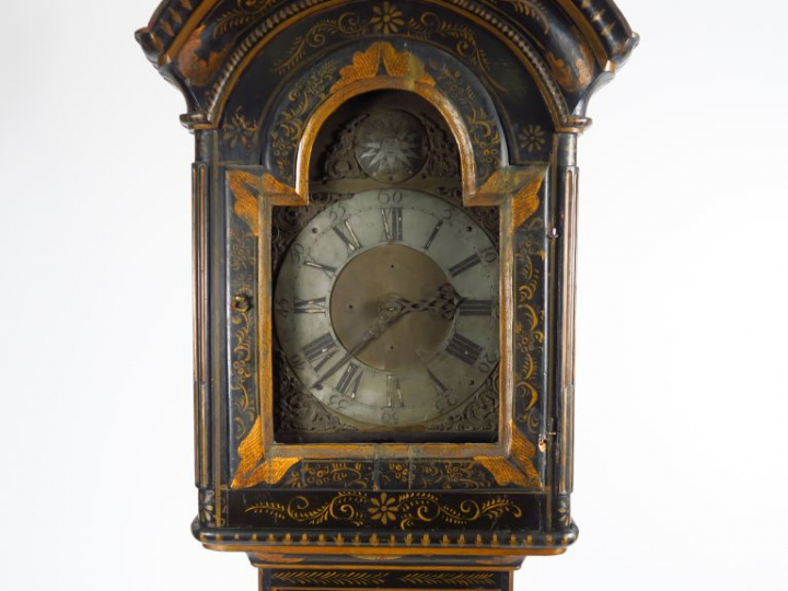 Régulateur de parquet XIXe de style Louis XIV en bois noirci et laqué,