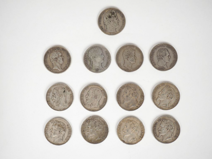 Lot comprenant :  - neuf pièces de 5 Francs argent, 1813 (x1), 1831 (x