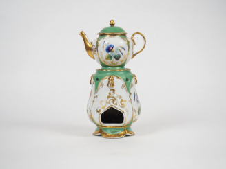Vente aux enchères Tisanière Napoléon III en porcelaine de Paris, à décor de fleurs polyc