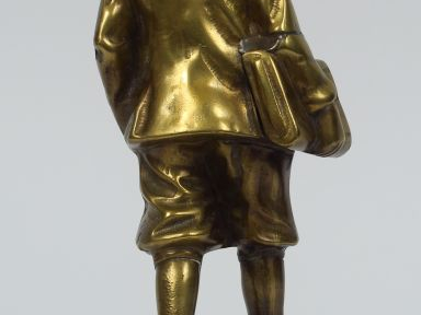 FARBEL. "Le jeune écolier". Sculpture en bronze, socle à doucine en ma
