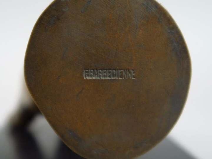"Main de Sarah Bernhardt". Sculpture en bronze à patine brune. Fonte B