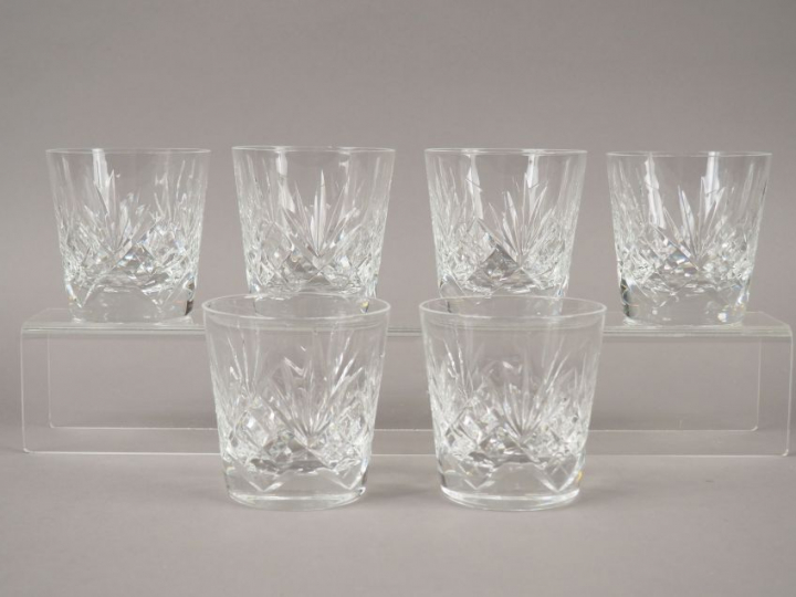 SAINT-LOUIS. 6 verres à whisky en cristal, signés. (une égrenure)