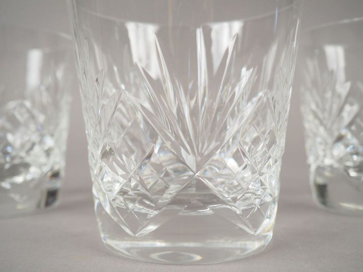 SAINT-LOUIS. 6 verres à whisky en cristal, signés. (une égrenure)