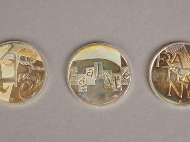 Trois pièces de 5 euros en argent de la collection des symboles monéta