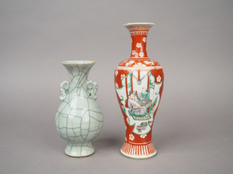 Vente aux enchères Ensemble comprenant :  - un vase en émail céladon craquelé de type Ge.
