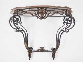 Vente aux enchères Console de style Transition Louis XV - Louis XVI en fer forgé et tôle,