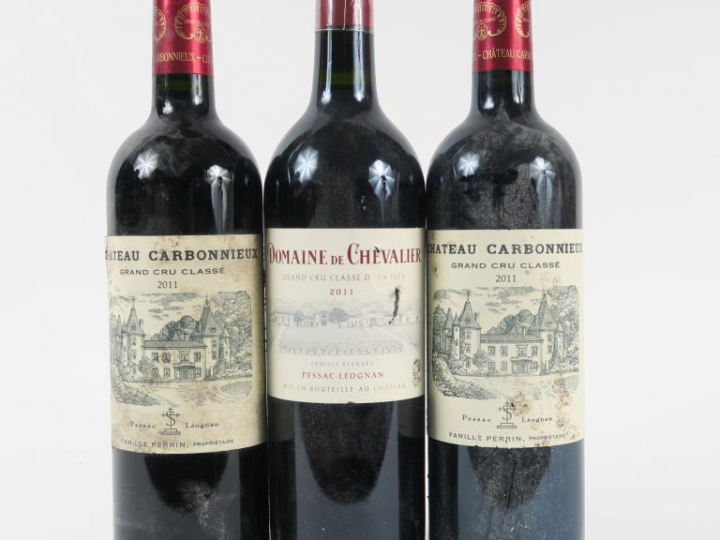 3 BOUTEILLES GCC GRAVES 2011 : 1 DOMAINE DE CHEVALIER ETLA - 2 CHÂTEAU