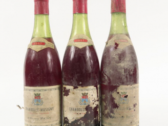 Vente aux enchères 3 BOUTEILLES CHAMBOLLE MUSIGNY J. HENRY REMY - 1957 - 4 CM/5 CM/6 CM/E