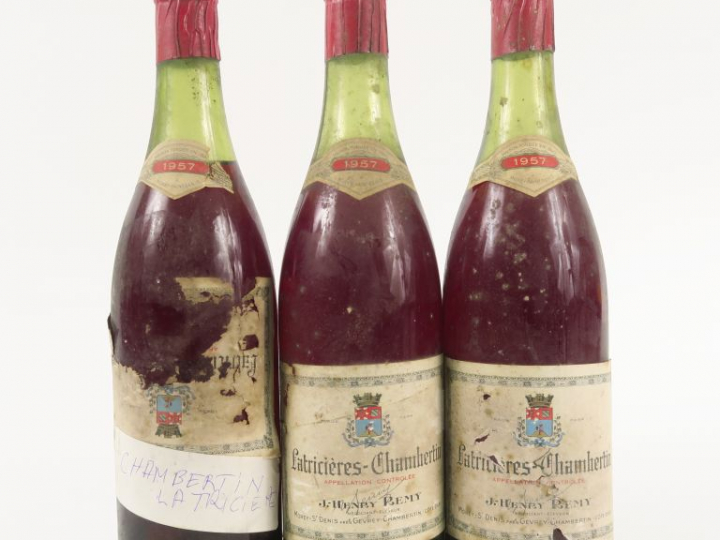 3 BOUTEILLES LATRICIERES CHAMBERTIN J. HENRY REMY - 1957 - 1 à 4 CM/2 