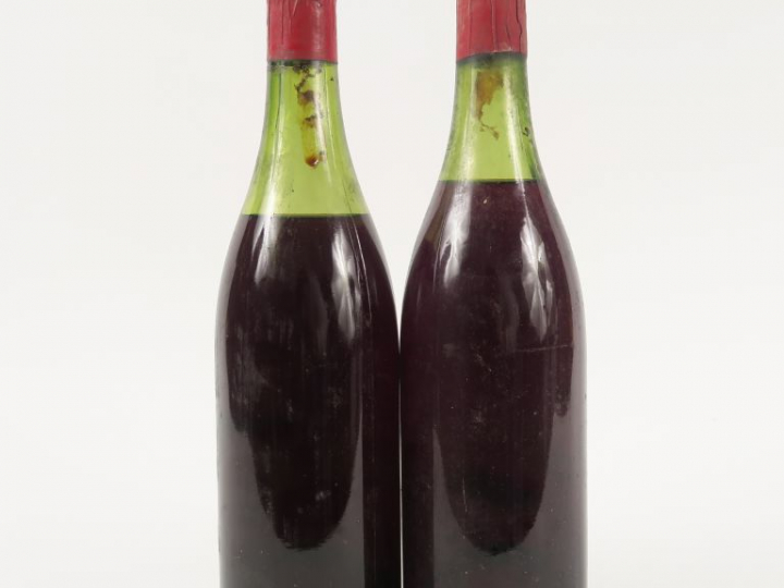 2 BOUTEILLES BOURGOGNE ANNEES 50 - 1 à 4,5 CM/1 à 5 CM/SE