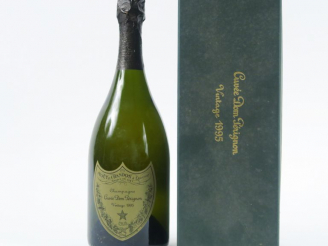 Vente aux enchères 1 BOUTEILLE CHAMPAGNE DOM PERIGNON - 1995 - COFFRET