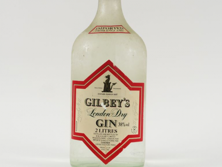 1 FLACON (2 L) GIN GILBEY'S