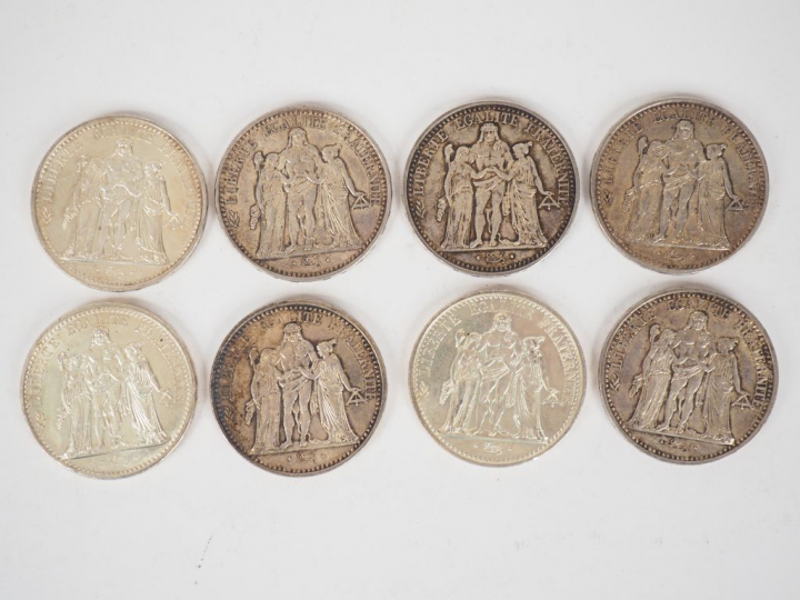 Ensemble de pièces en argent, comprenant :  - deux pièces de 50 Francs