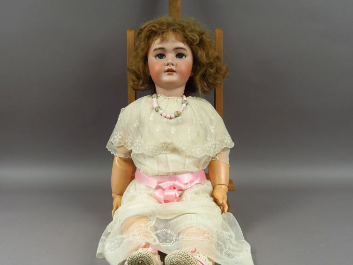 Poupée tête porcelaine DEP taille 15 sur corps en composition articulé