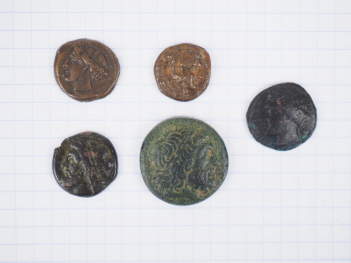 Lot de 5 monnaies grecques en bronze dont Carthage, Syracuse, Royaume 
