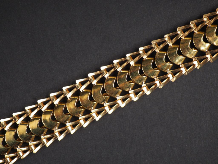 Bracelet articulé en or jaune.  Long. 20 cm Poids. 42,14 g