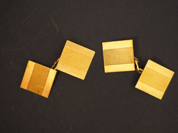 Paire de boutons de manchettes en or jaune.  Poids. 7,21 g
