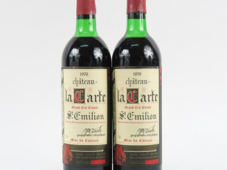 Vente aux enchères 2 BOUTEILLES CHÂTEAU LA CARTE GCC ST EMILION - 1976 - HEP