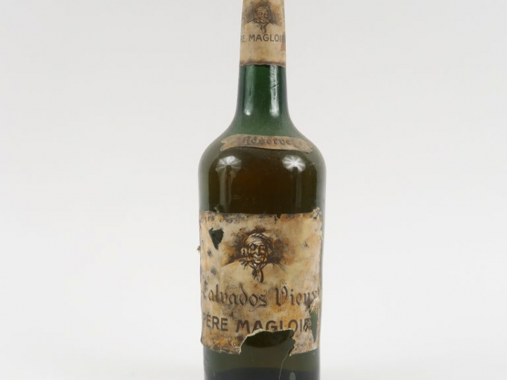 1 VIEILLE BOUTEILLE CALVADOS PÈRE MAGLOIRE 'RÉSERVE'