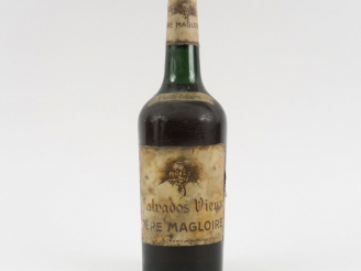 Vente aux enchères 1 VIEILLE BOUTEILLE CALVADOS PÈRE MAGLOIRE 'RÉSERVE'