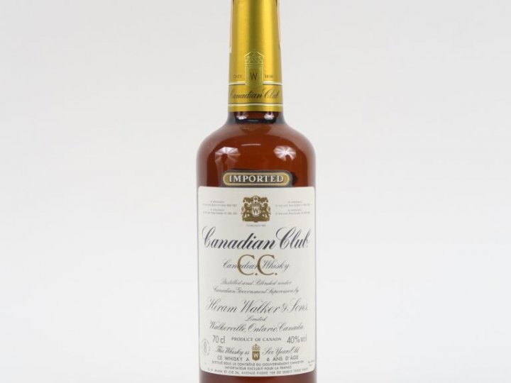 1 BOUTEILLE WHISKY CANADIAN CLUB