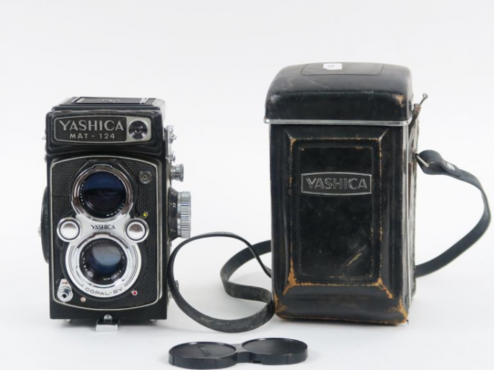 YASHICA MAT - 124 6X6 n°9063129 avec objectif YASHINON 1 : 3.5  f=80 m