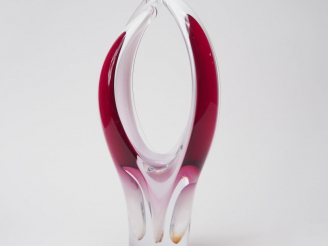 Vente aux enchères Vase coquille 1957 en verre tricolore (égrenure).