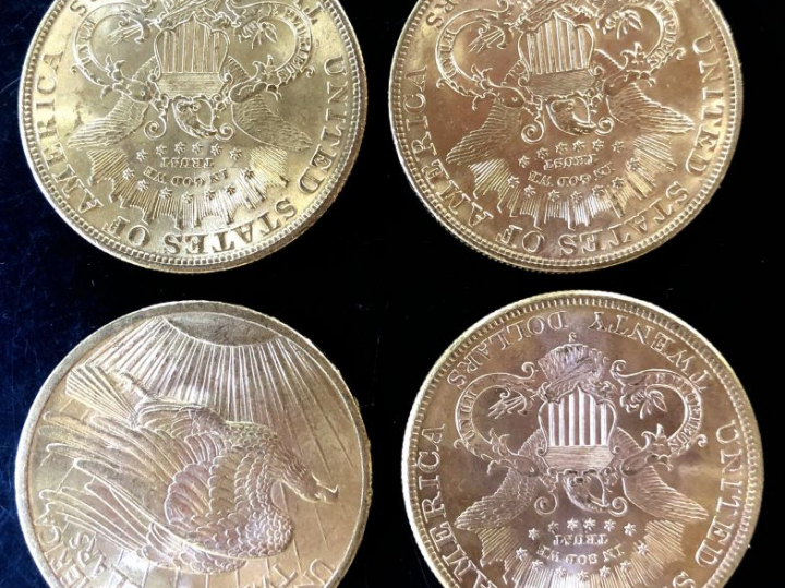 Quatre pièces de 20 Dollars or, 1898, 1904 (x2) et 1908. FRAIS ACHETEU