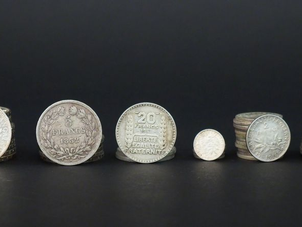 11 pièces de 10 francs argent  6 pièces de 5 francs argent 13 pièces d