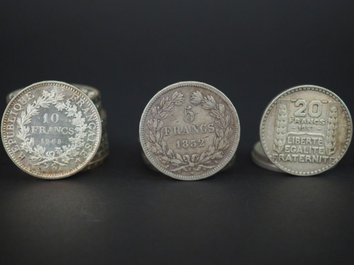 11 pièces de 10 francs argent  6 pièces de 5 francs argent 13 pièces d