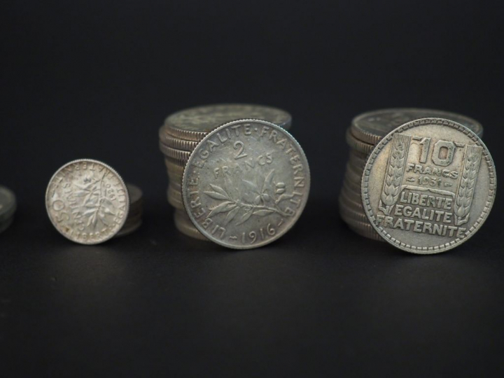 11 pièces de 10 francs argent  6 pièces de 5 francs argent 13 pièces d