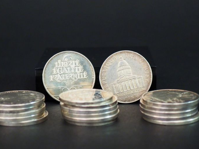 18 pièces en argent Poids : 260 g